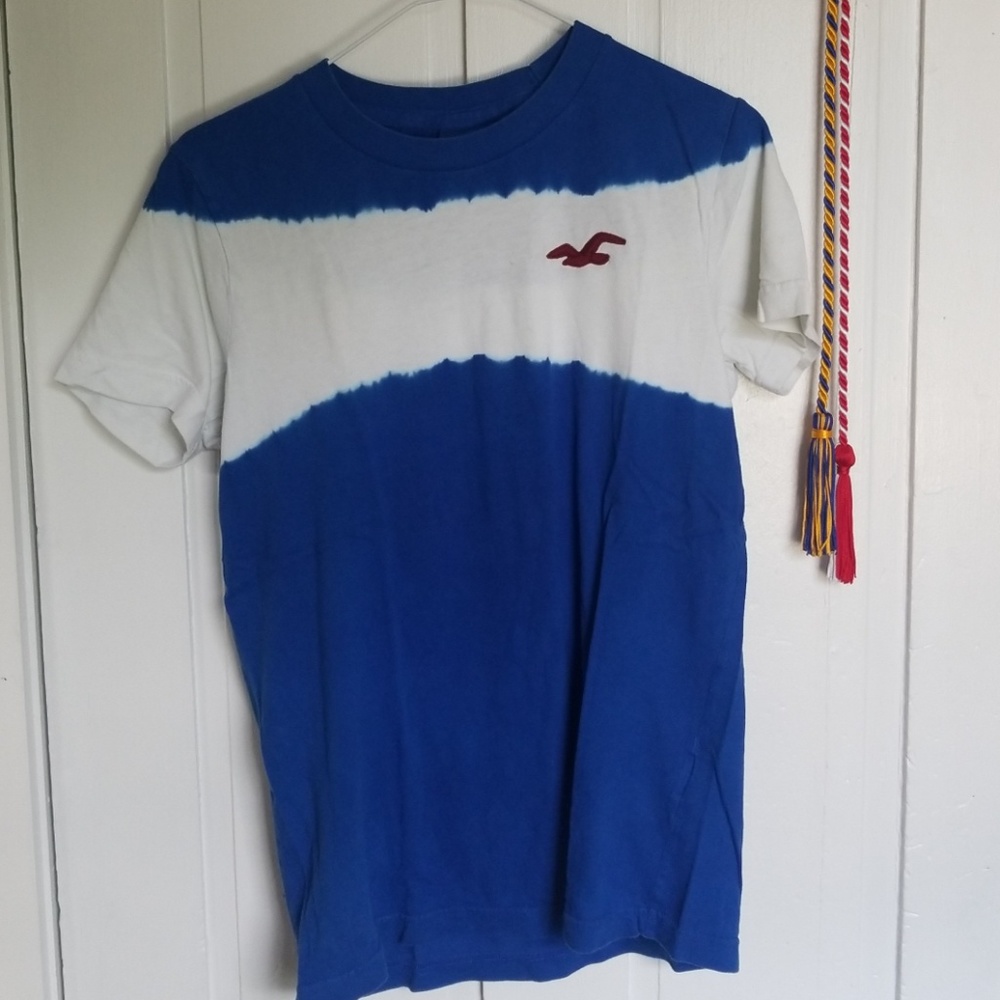 hollister short-sleeved tee with white middle